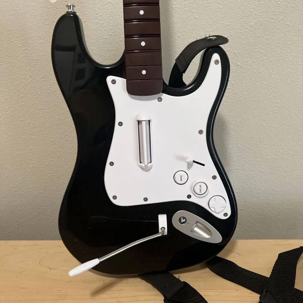 PS4 RockBand 4 Harmonix Fender Stratocaster Bluetooth Guitar